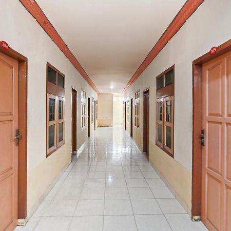 Oyo 93046 Hotel Fortuna Parepare Dış mekan fotoğraf