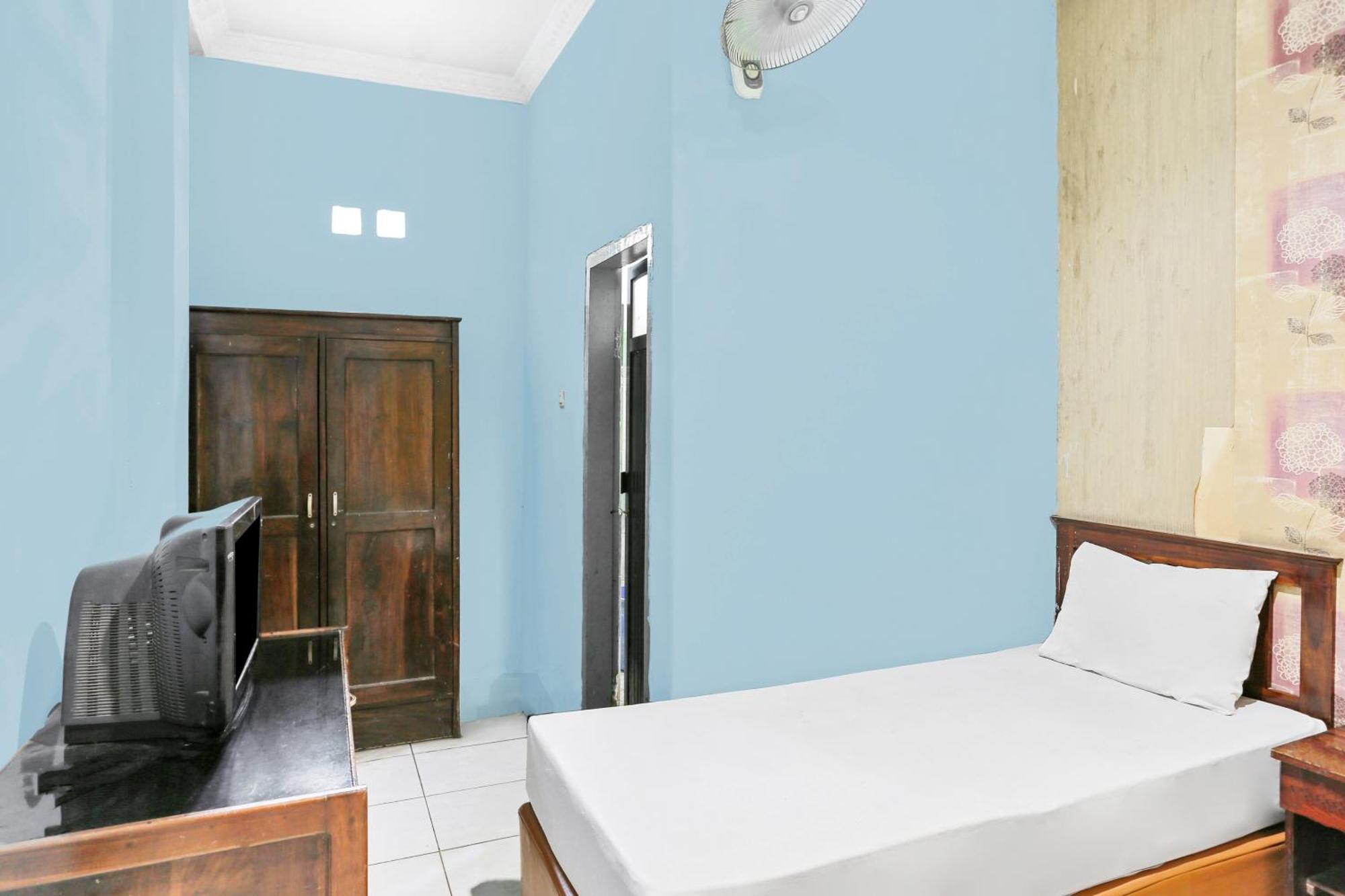 Oyo 93046 Hotel Fortuna Parepare Dış mekan fotoğraf