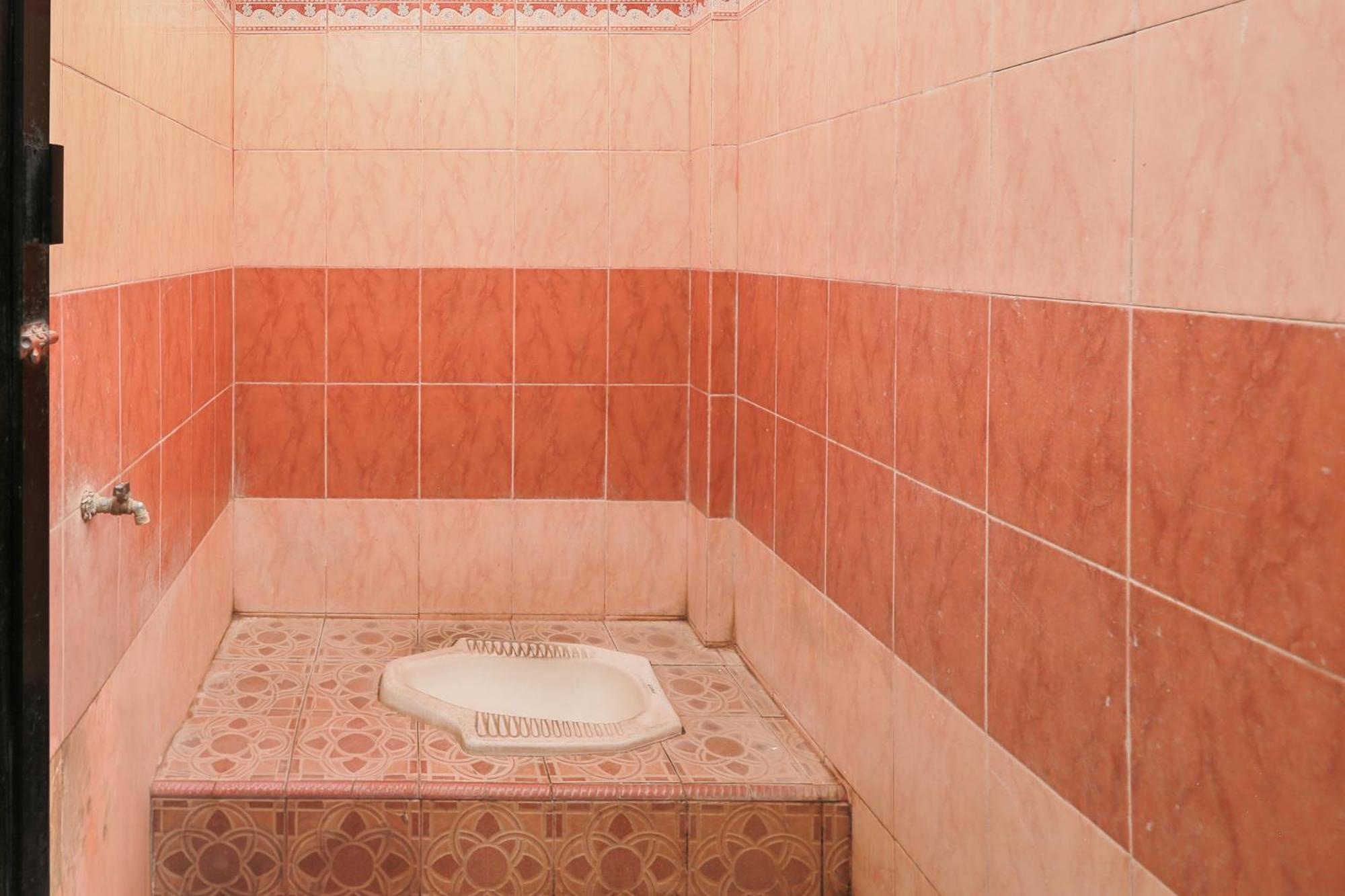 Oyo 93046 Hotel Fortuna Parepare Dış mekan fotoğraf