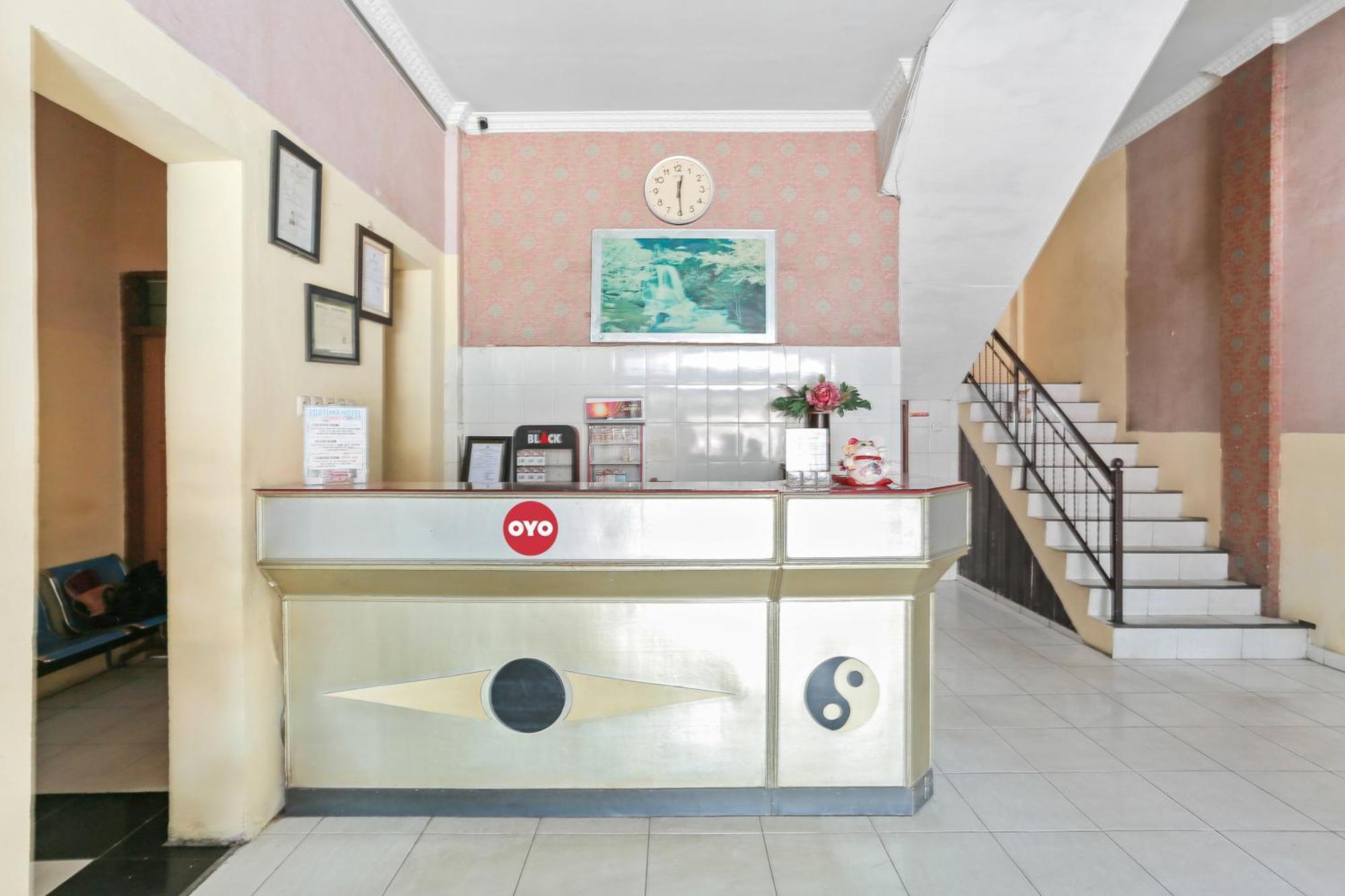 Oyo 93046 Hotel Fortuna Parepare Dış mekan fotoğraf