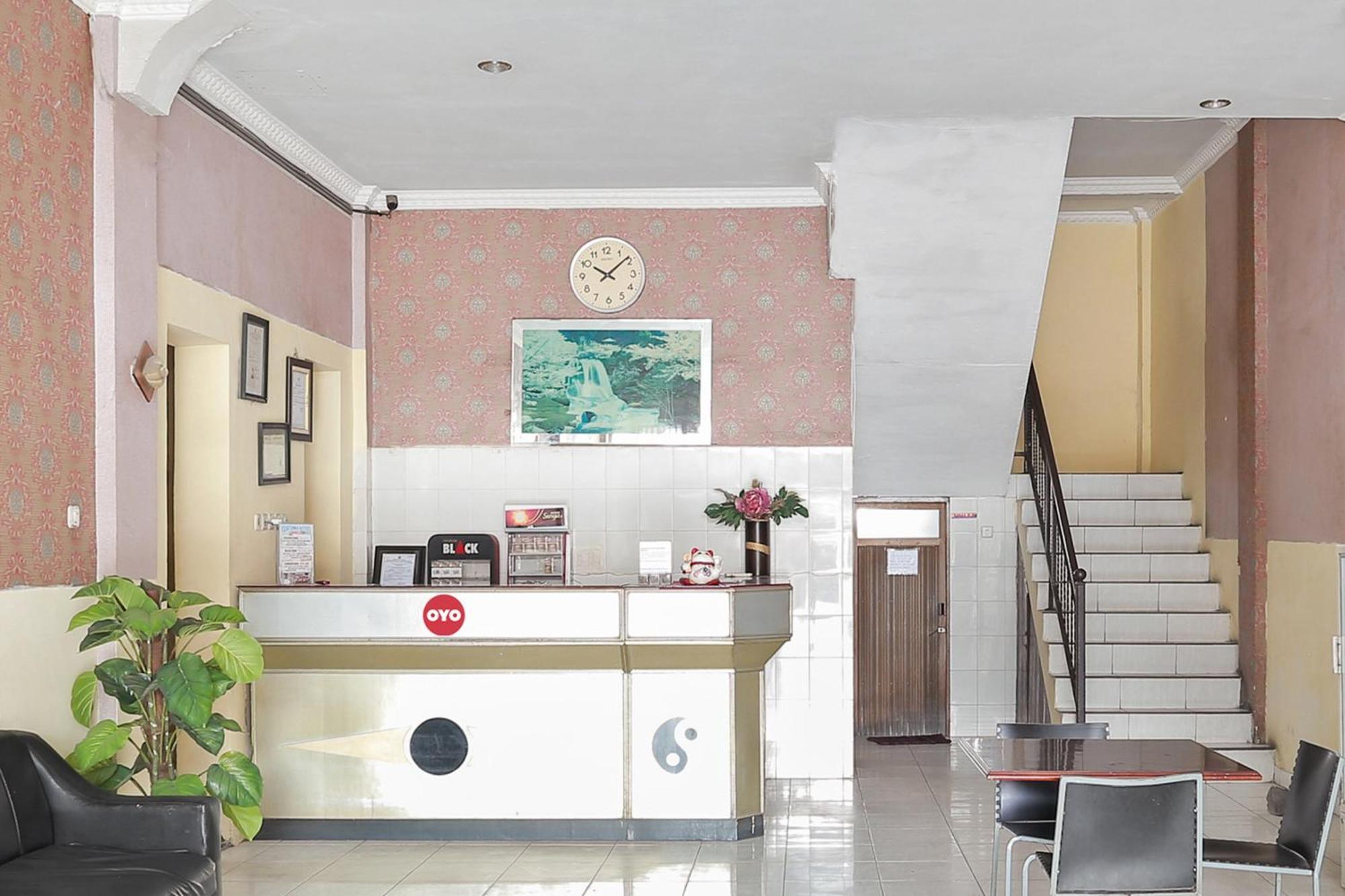 Oyo 93046 Hotel Fortuna Parepare Dış mekan fotoğraf